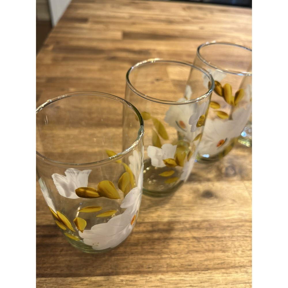 Vintage White Mum Glass Tumblers Hand Blown Hand Painted Set of 5 Mexico 5" tall - Picture 6 of 9